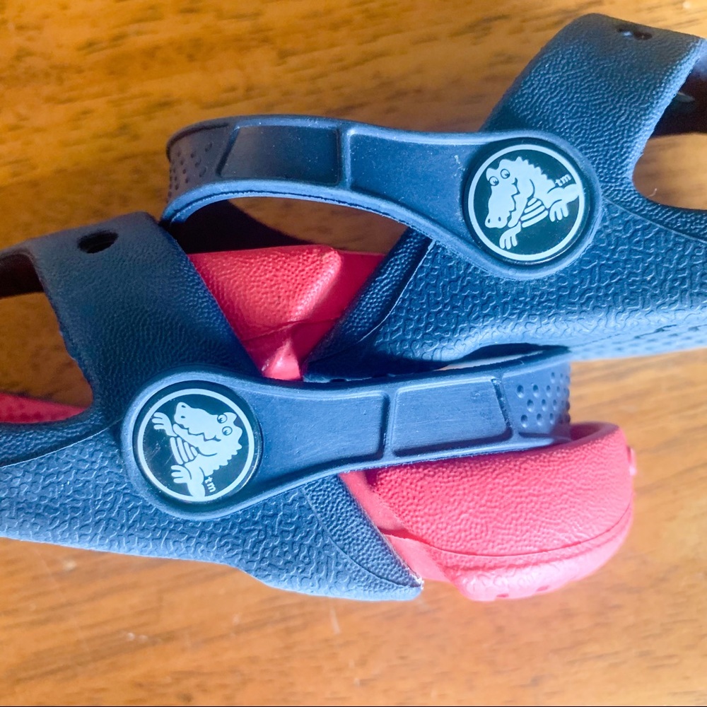 Crocs • Flip-Flops - Picture 3 of 3